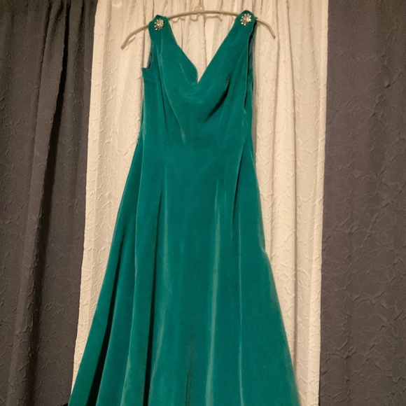 Exquisite 1950’s Aqua Velvet midi flare party dress - Picture 5 of 16